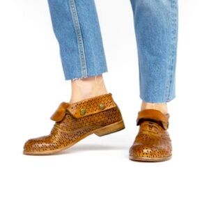 Patricia Nash Perforated Sabrina Booties In Cognac Size 6 NIB